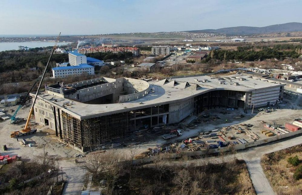В Геленджике откроют культурно-развлекательный центр за 3 млрд рублей. До этого сообщали о 2 млрд 
