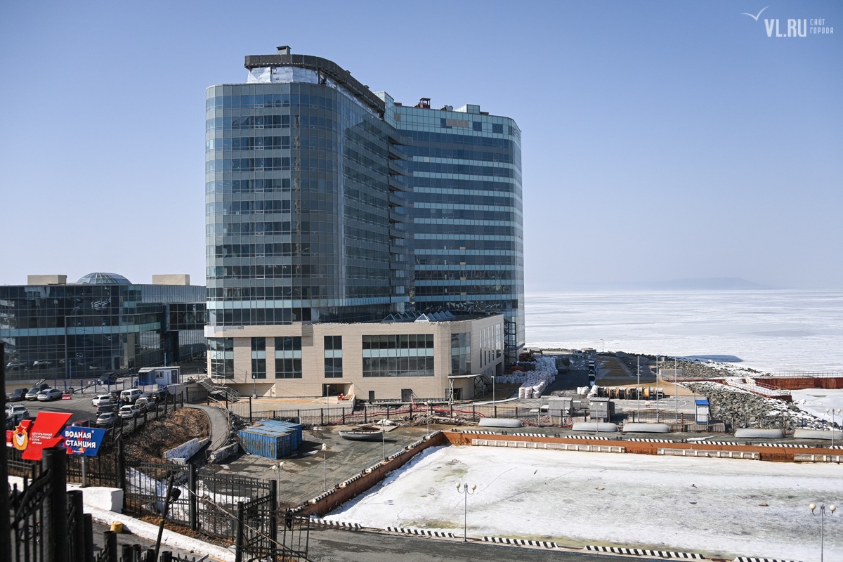 Пятизвёздочный отель Okura Vladivostok на Корабельной набережной всё ещё планирует открыться летом 2022 года