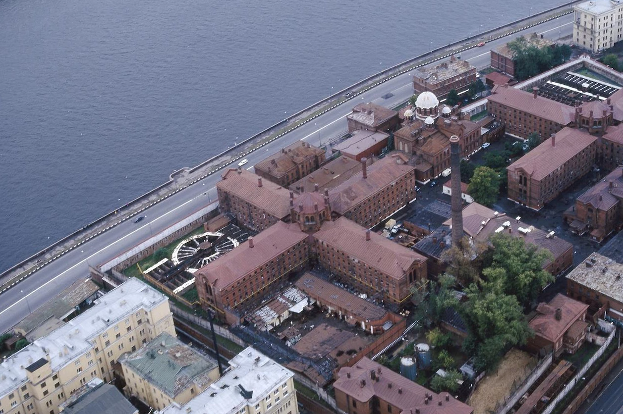 Домашнее задание — «Кресты». Виталия Мутко просят спасти главную тюрьму России