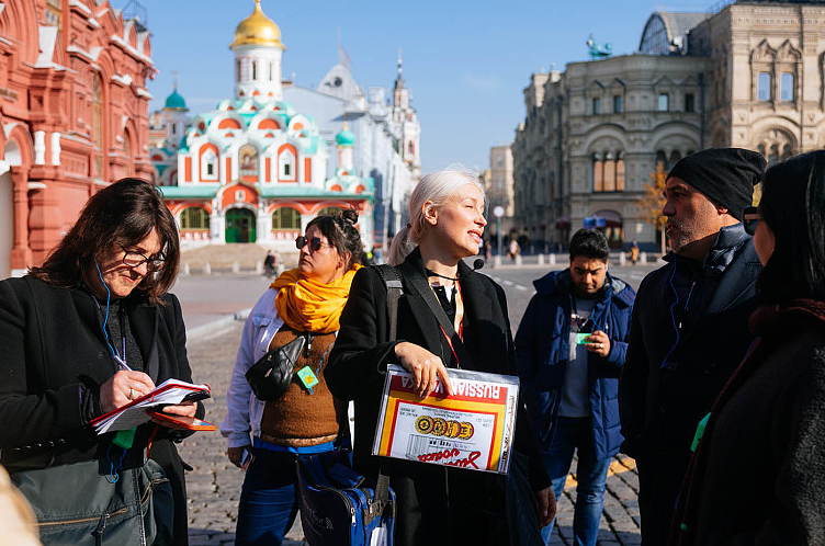 Туристов в Москве стало больше, но доходы отелей упали. В туристической статистике замечены странности