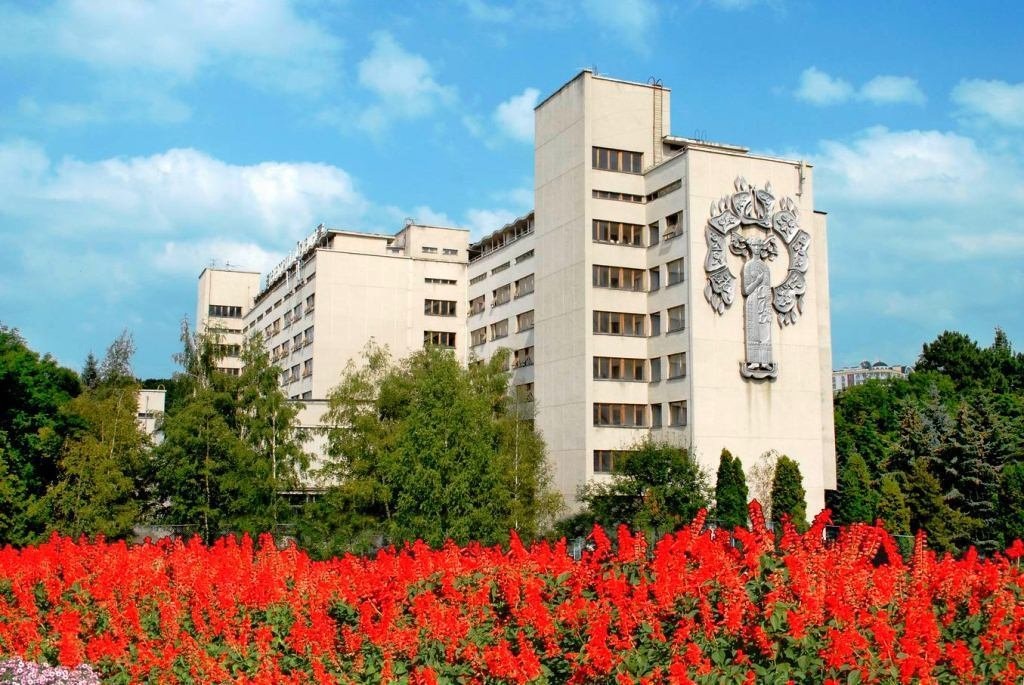 К сети AZIMUT Hotels присоединились два знаменитых санатория в Кисловодске и Ессентуках