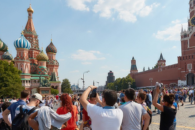 Иностранным туристам разрешили удаленно открывать банковские счета в России