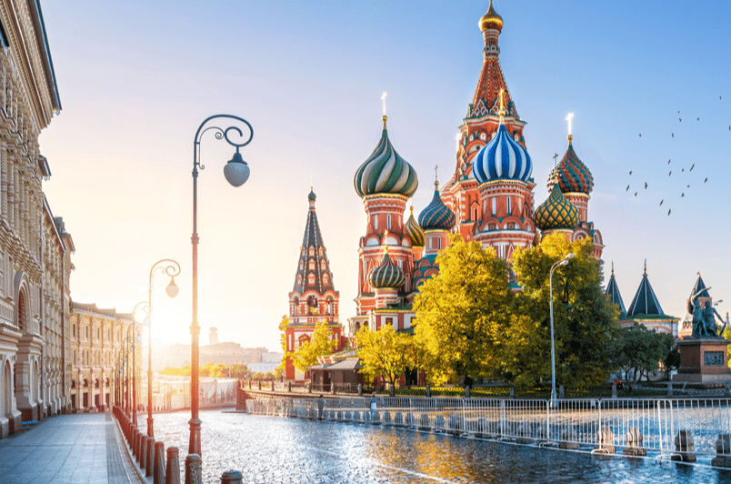 Сколько белорусских туристов приезжает в Россию