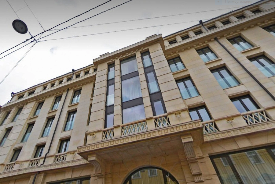 Владельцами пятизвездочного отеля Sofitel в Петербурге стали партнеры семьи вице-премьера Дениса Мантурова