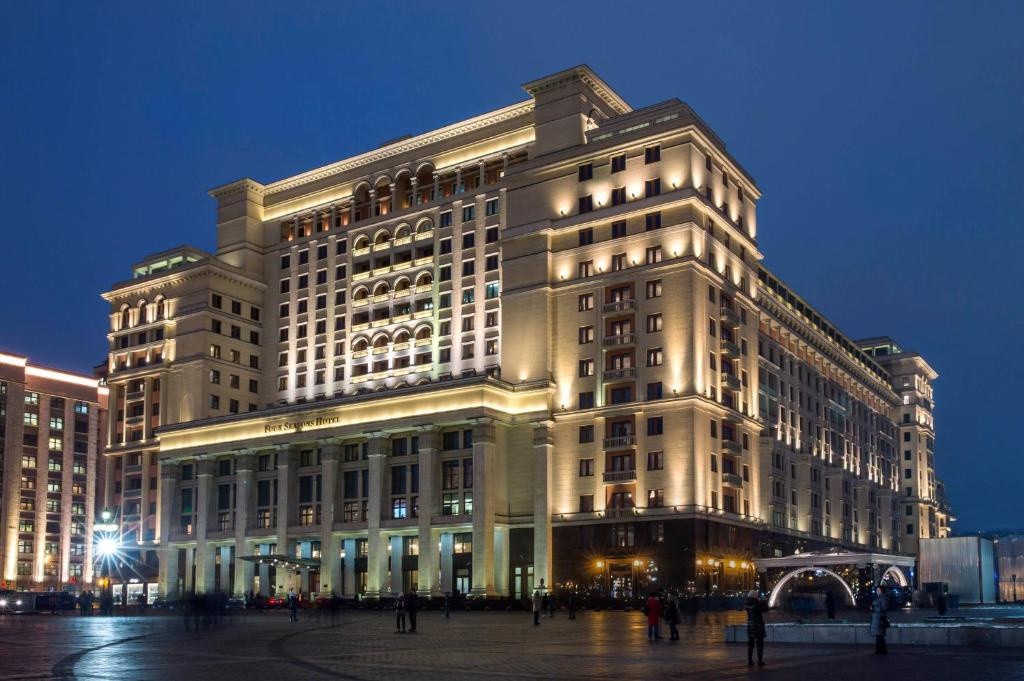 Пять инвесторов смогут конкурировать за покупку гостиницы Four Seasons в центре Москвы