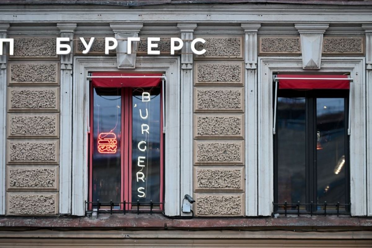 Языковой барьер: русификация вывесок не для всех проходит гладко