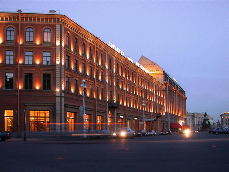 В 2012 году на гостиничном рынке Санкт-Петербурга введут 1,5 тыс. номеров