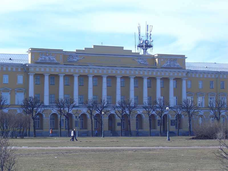 В октябре суд Петербурга вынесет решение по законности предоставления здания на Марсовом поле под отель