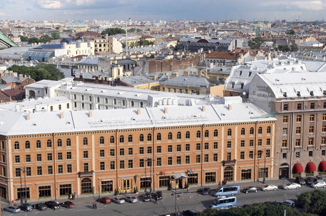 Отели Москвы и Петербурга не спешат поднимать цены перед Новым Годом
