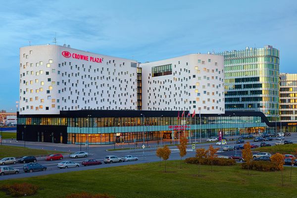 Crowne Plaza® St.Petersburg Airport -лучший региональный отель для конференций 